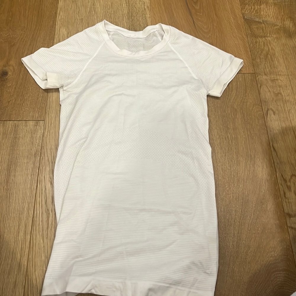 LULULEMON White Shirt Size 2
